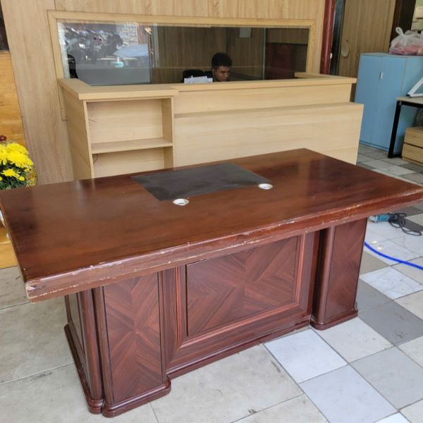 Bàn giám đốc 1m8*90cm màu nâu cao cấp cũ