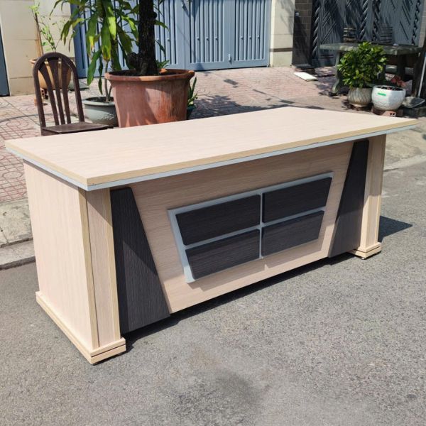 Bàn giám đốc 1m8*90cm màu nâu cao cấp cũ