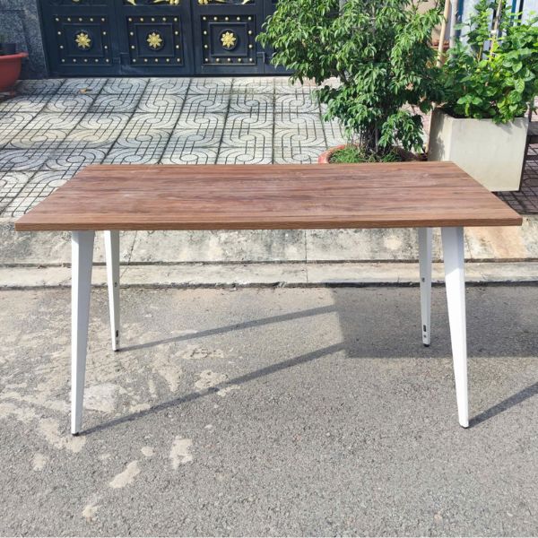 Bàn làm việc chân sắt 1m4*70cm cũ