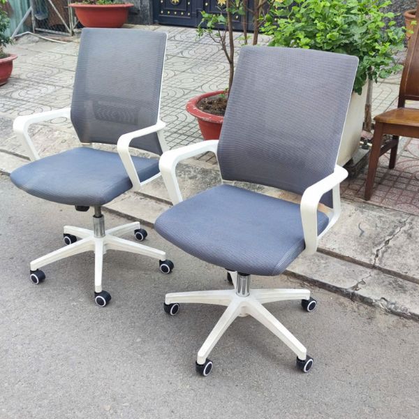 Ghế xoay văn phòng nhân viên lưng lưới cũ