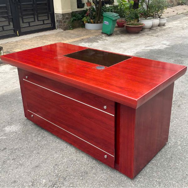 Bàn giám đốc 1m8 MDF màu nâu đậm mới 99%