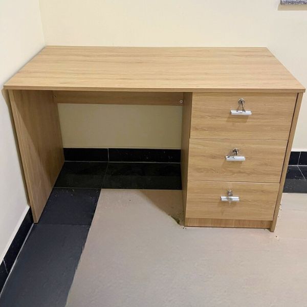 Bàn làm việc nhân viên 1m2 MDF màu vân gỗ cũ