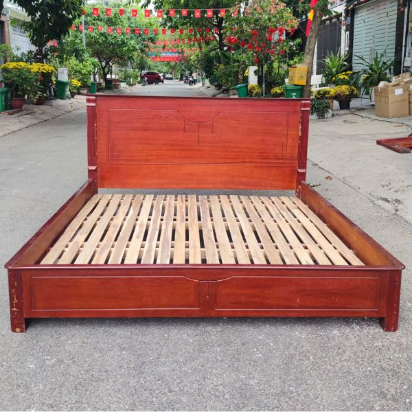 Giường ngủ gỗ xoan đào 1m8 cũ đẹp
