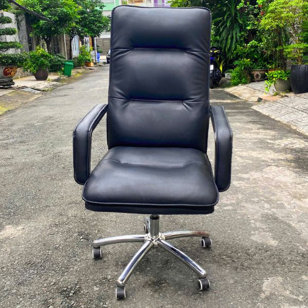 Thanh lý Ghế xoay giám đốc bọc da chân inox