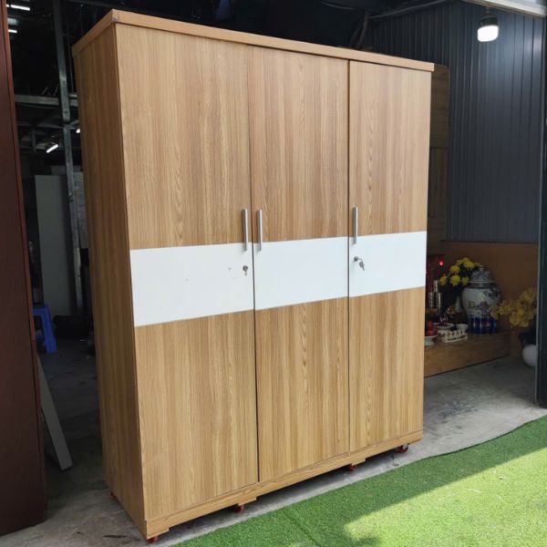Thanh lý Tủ gỗ đựng quần áo 1m6 3 cánh mới 90%