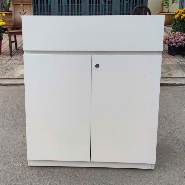 Tủ hồ sơ thấp 1m 2 cánh màu trắng như mới