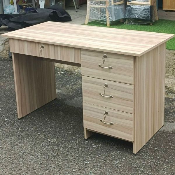 Bàn làm việc 1m2 có hộc màu nâu như mới