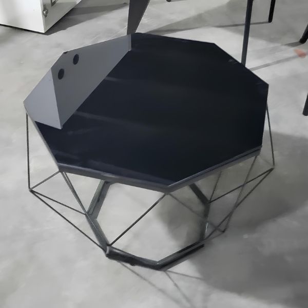 Bàn sofa kim cương mặt kính đen tồn kho