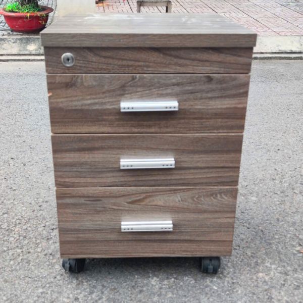 Thanh lý tủ cabin 3 ngăn màu nâu có khóa