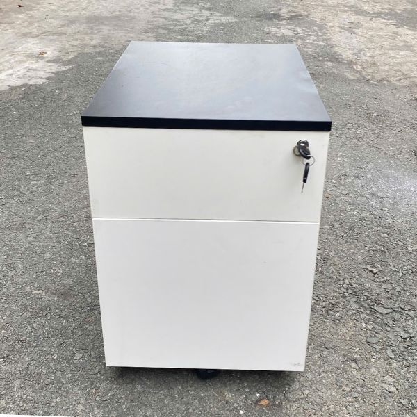 Thanh lý Tủ cabin 2 ngăn màu đen có khóa cũ