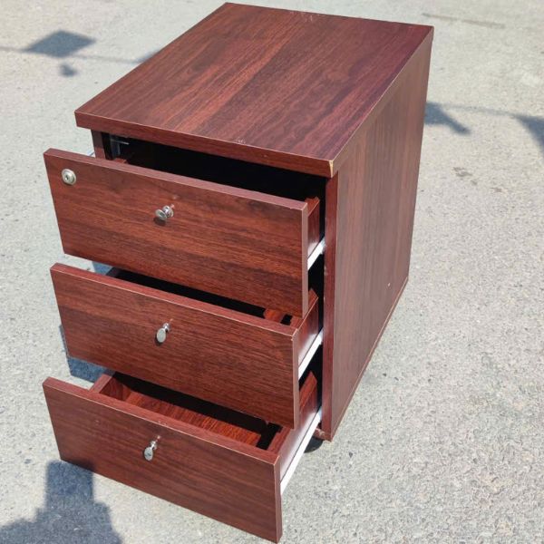 tu-cabin-3-ngan-go-cong-nghiep-nau-hien-dai-cu