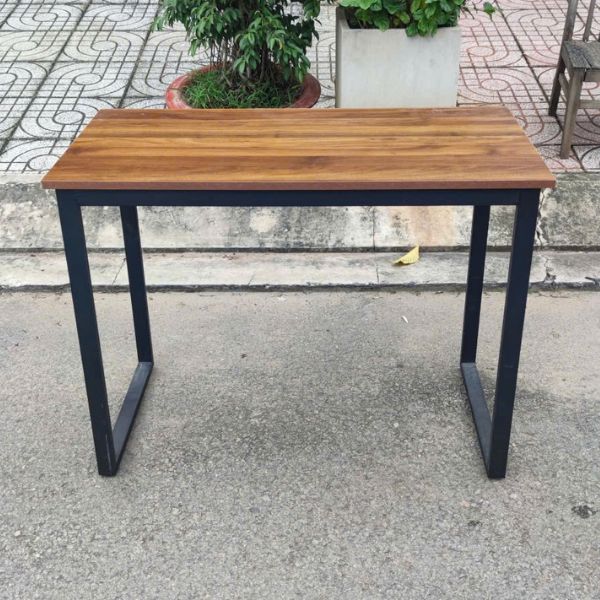 Bàn chân sắt 1mx50cm mới 95% giá rẻ