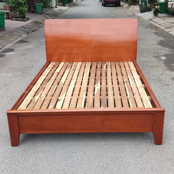 Giường ngủ MDF 1m4 chống ẩm mới 90%
