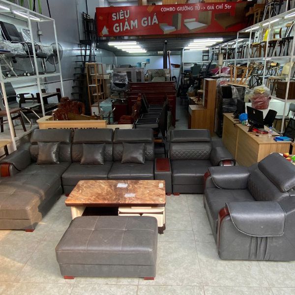 Sofa da khung gỗ tự nhiên sang trọng mới 90%