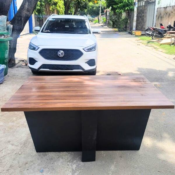 Bàn họp nhóm 4-6 người dài 1m5 thanh lý