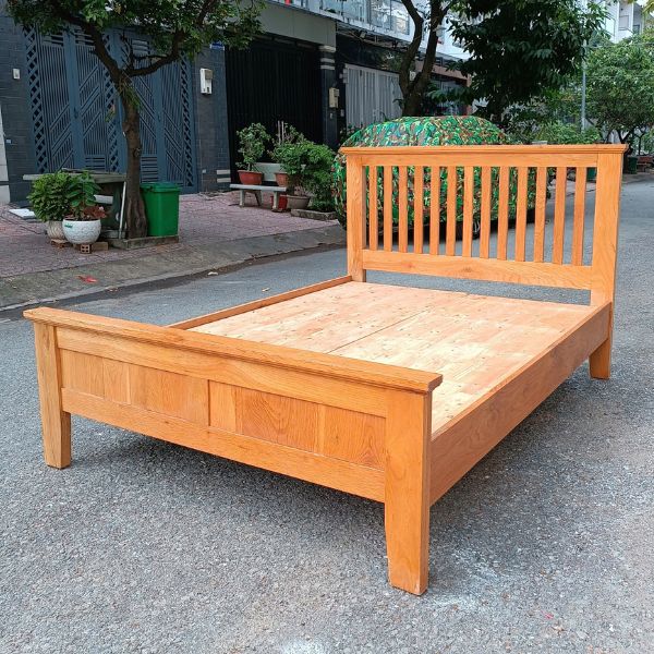 Thanh lý giường ngủ gỗ sồi 1m4x2m mới 90%