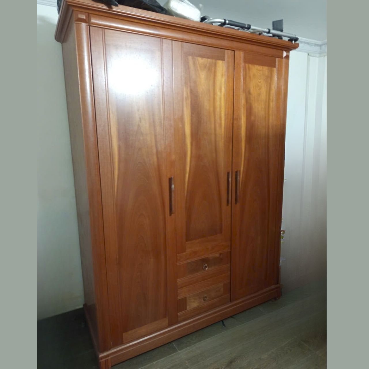 Tủ quần áo gỗ xoan đào 3 cánh bền đẹp như mới