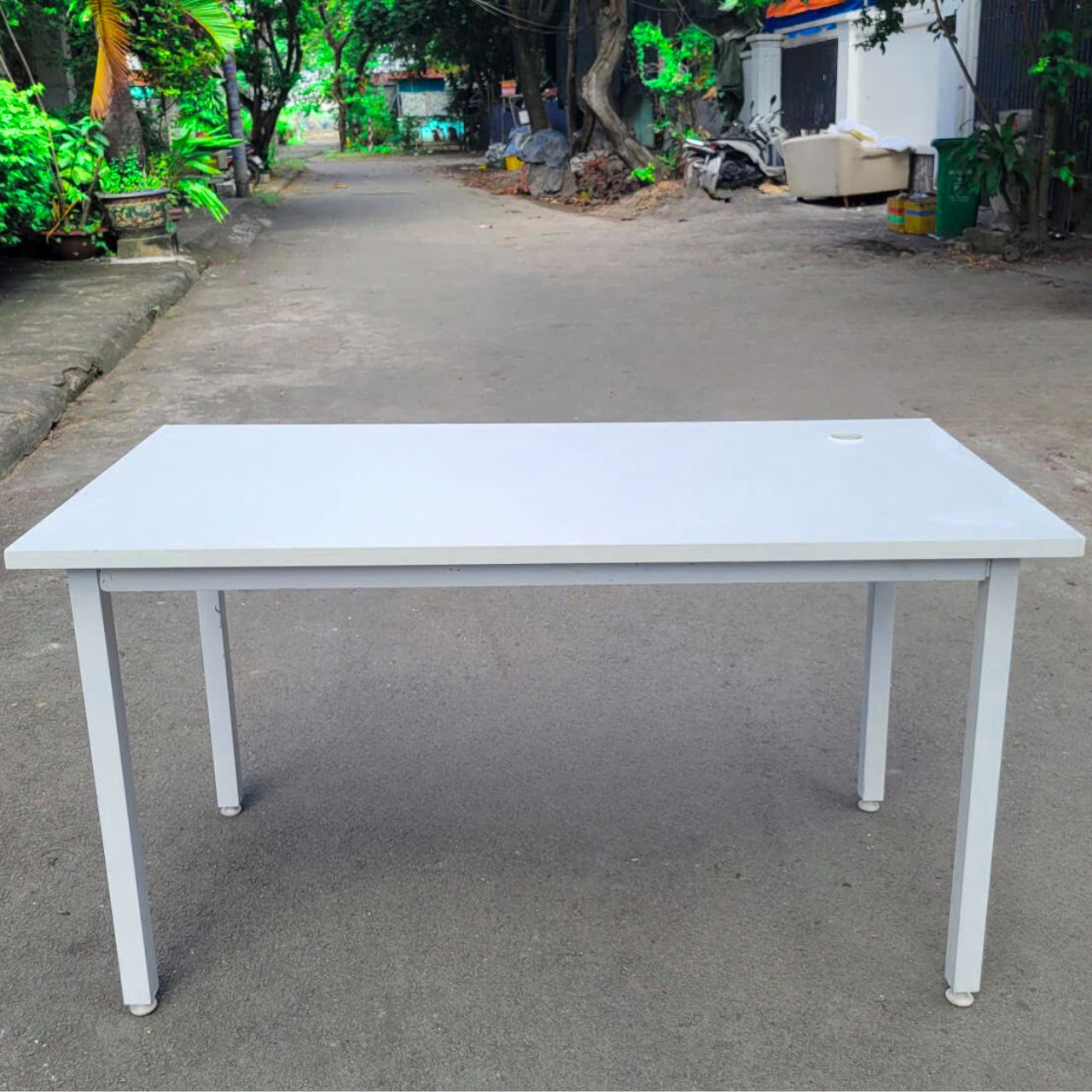 Bàn chân sắt làm việc 1m4x70cm như mới