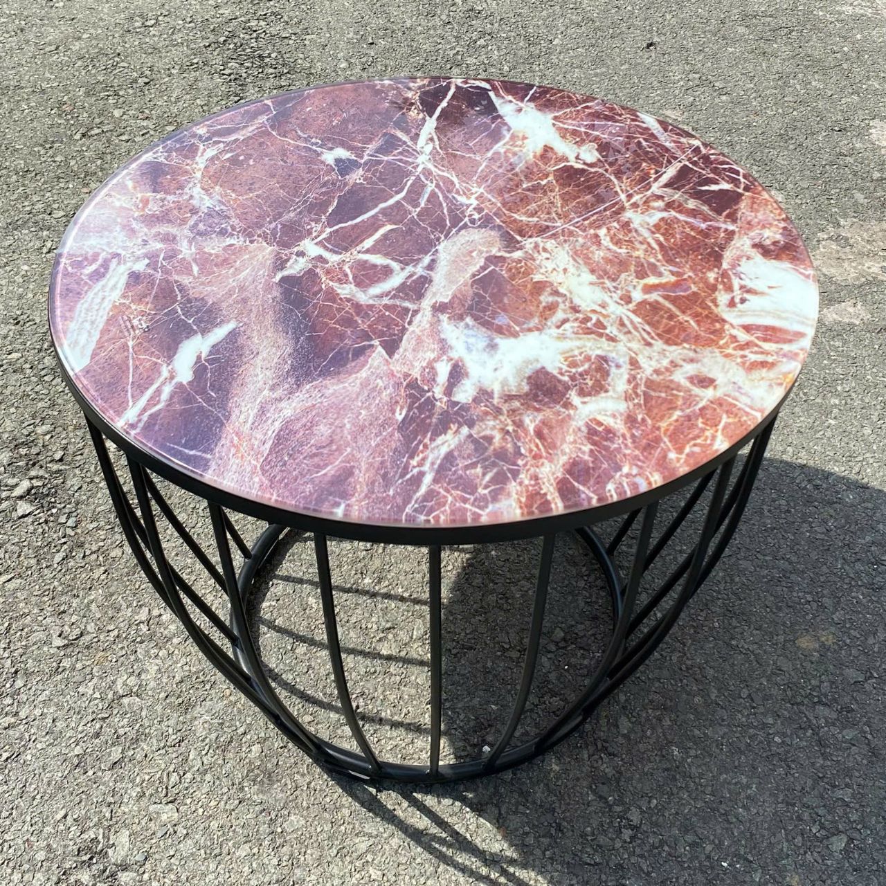 Bàn trà tròn mặt kính khung sắt phong cách hiện đại