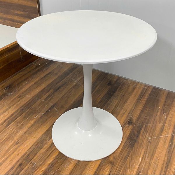 Thanh lý bàn cafe Tulip mặt đá còn mới 95%