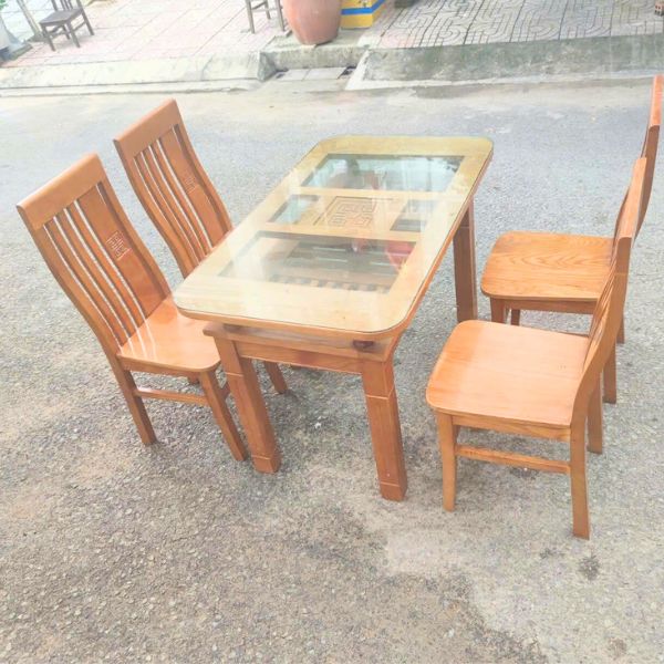 Bàn ăn gỗ sồi mặt kính thanh lý còn mới 95%
