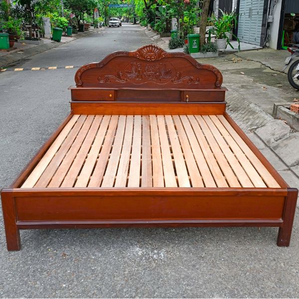 Thanh lý giường ngủ gỗ căm xe xịn 1m8x2m