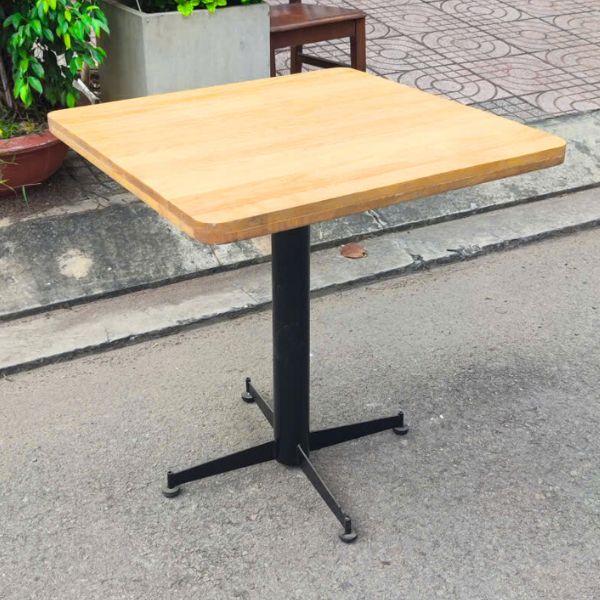 Thanh lý bàn cafe vuông gỗ sồi chân sắt
