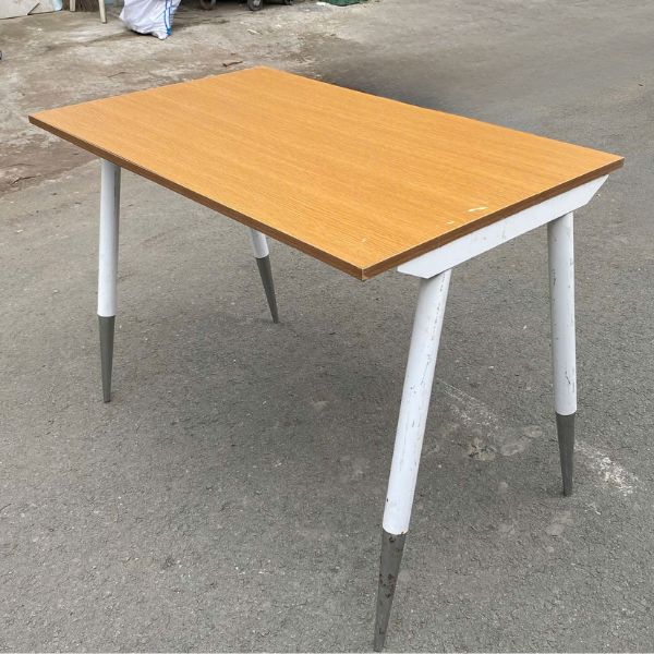 Bàn làm việc chân sắt hiện đại 1mx60cm cũ đẹp