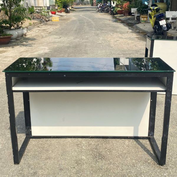 ban-lam-viec-1m2-cu-dep