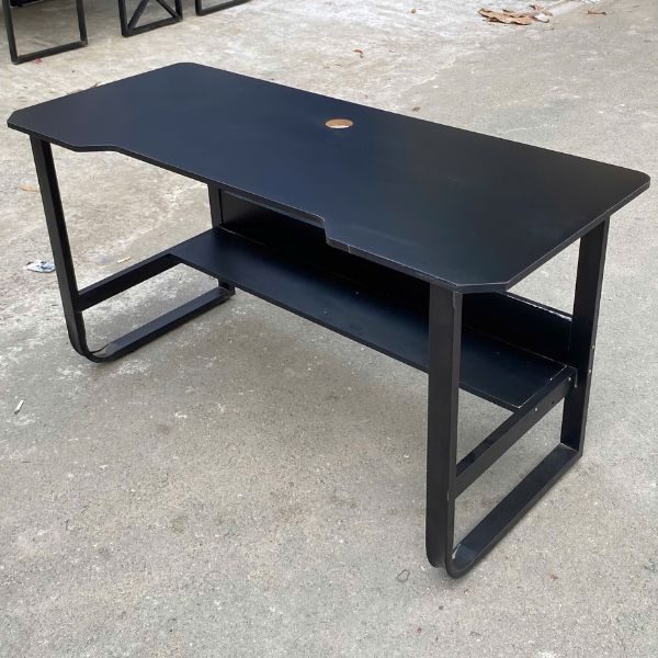 Thanh lý bàn làm việc chân sắt hiện đại 1m4 có bửng