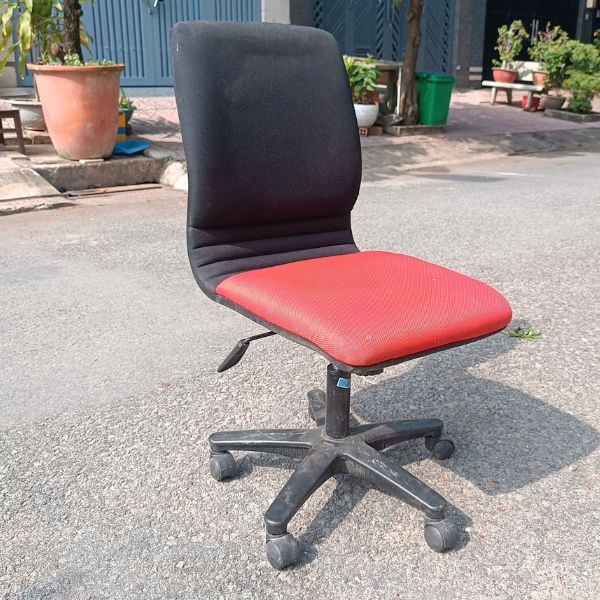 Ghế xoay nhân viên văn phòng hiệu Hòa Phát cũ đẹp