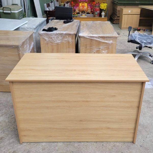 Bàn Trưởng phòng làm việc 1m2 full bửng tồn kho