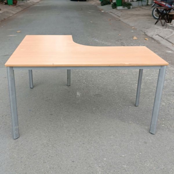 Bàn làm việc chân sắt hình Elip góc L như mới