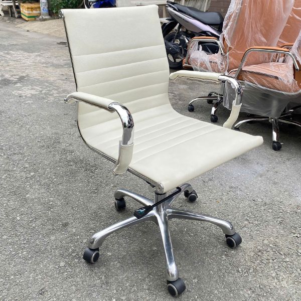 Thanh lý ghế xoay văn phòng bọc da kem chân inox