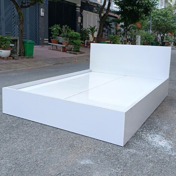 Thanh lý giường gỗ MDF 1m4 màu trắng