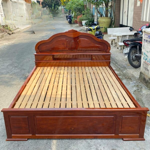 Thanh lý giường gỗ gõ đỏ cao cấp 1m8x2m