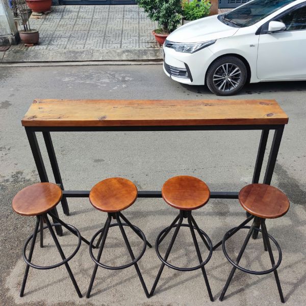 Bàn quầy bar mặt gỗ khung sắt thanh lý giá rẻ