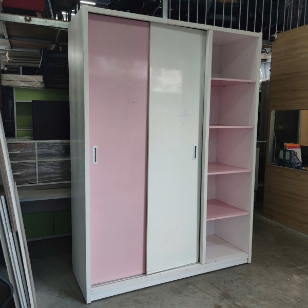 Thanh lý tủ quần áo cửa trượt mới 90%