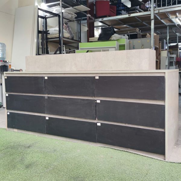 Tủ trưng bày phụ kiện 18 hộc mới 90%