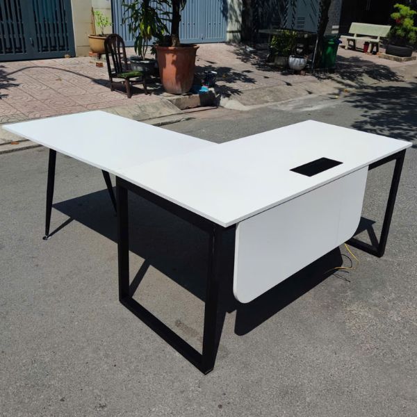 Thanh lý bàn làm việc Trưởng phòng chữ L hiện đại