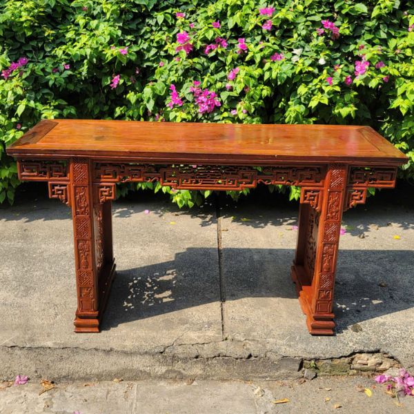 Thanh lý bàn thờ chung cư kiểu cổ điển như mới