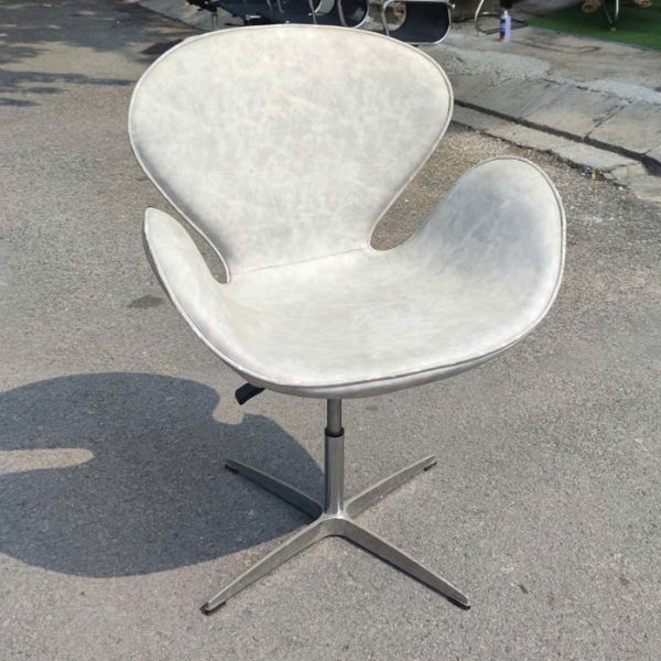 Ghế thư giãn chân chữ X hiện đại thanh lý mới 90%