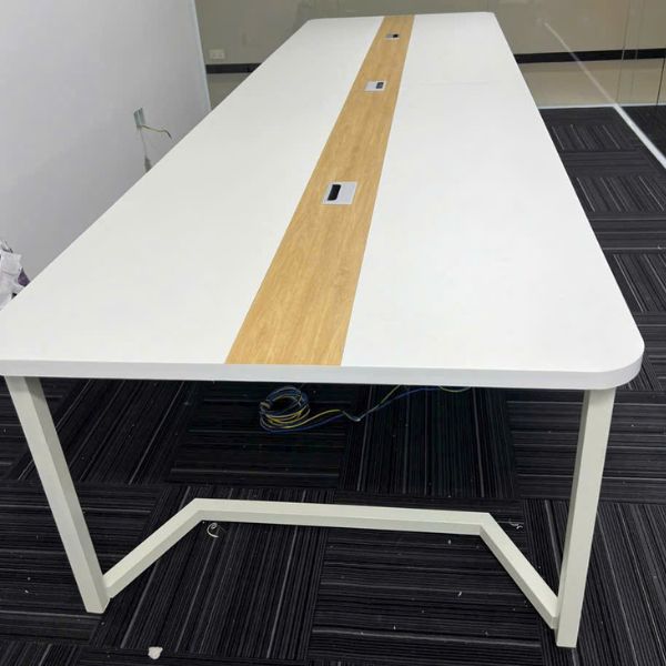 Bàn họp gỗ chân sắt chữ U hiện đại thanh lý mới 99%