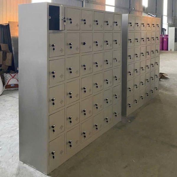 Tủ locker sắt hiện đại 36 ngăn cánh mở tồn kho