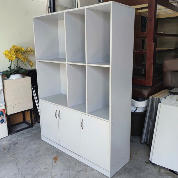 Thanh lý tủ kệ gỗ trưng bày màu xám giá rẻ